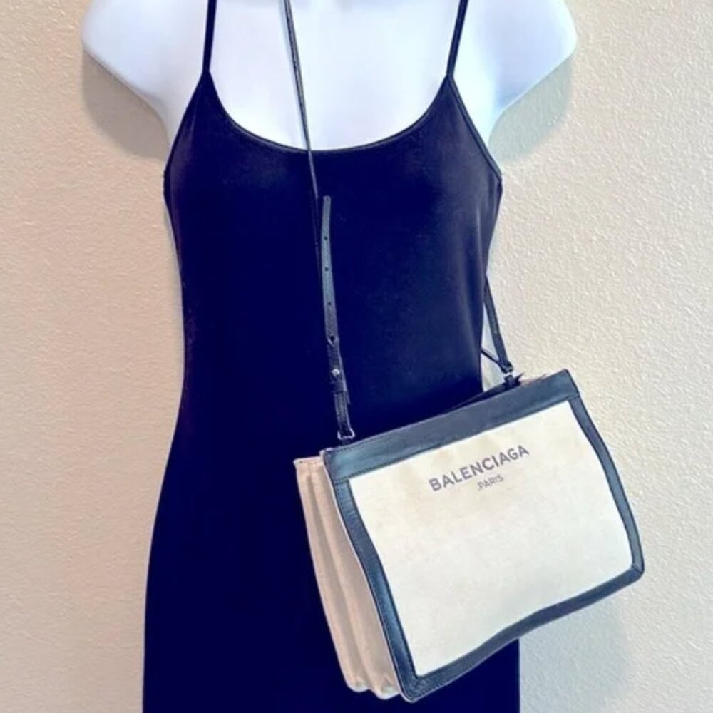 BALENCIAGA .Paris canvas & black leather crossbody - Picture 9 of 10